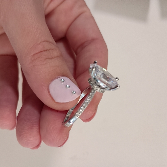 New 2 Carat Moissanite Engagement Ring/ For Every day Ring/ Best Gift - Picture 8 of 13